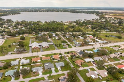 House in Sebring, Florida 2 bedrooms, 153.66 sq.m. № 1603144 - photo 30