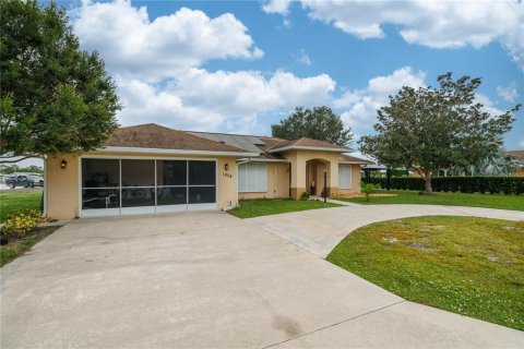 House in Sebring, Florida 2 bedrooms, 153.66 sq.m. № 1603144 - photo 2