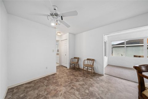 House in Sebring, Florida 2 bedrooms, 153.66 sq.m. № 1603144 - photo 23