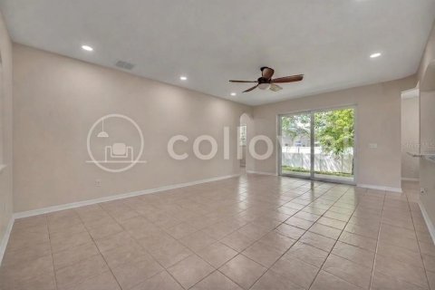 House in Sanford, Florida 6 bedrooms, 315.03 sq.m. № 2127084 - photo 11
