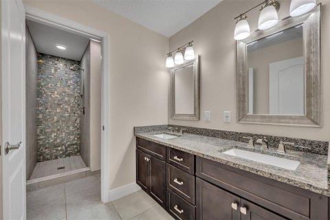 House in Sanford, Florida 6 bedrooms, 315.03 sq.m. № 2127084 - photo 24