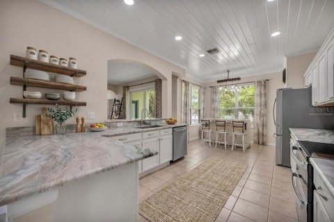 House in Sanford, Florida 6 bedrooms, 315.03 sq.m. № 2127084 - photo 6