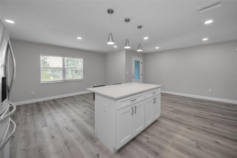 Купить виллу или дом в Тампа, Флорида 5 комнат, 126.9м2, № 1775008 - фото 11