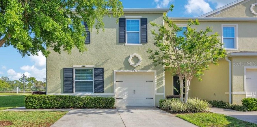 Adosado en Kissimmee, Florida 3 dormitorios, 155.52 m2 № 2201268