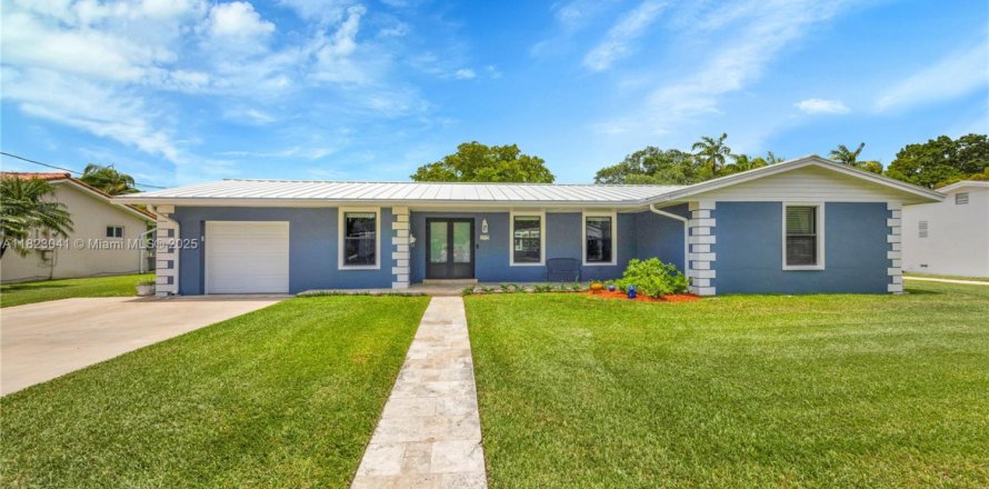 Casa en Miami, Florida 4 dormitorios, 186.73 m2 № 1788343