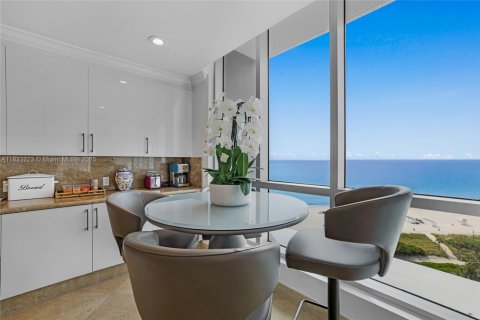 Condo in Miami Beach, Florida, 4 bedrooms  № 1816532 - photo 5