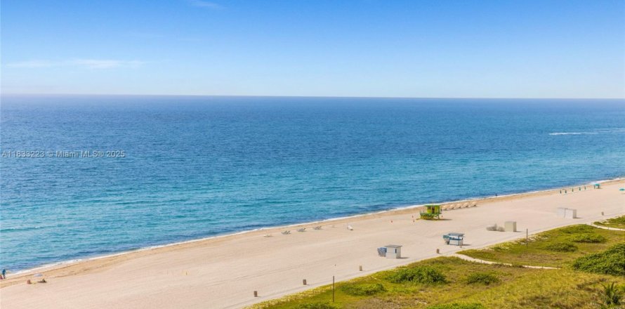 Condo in Miami Beach, Florida, 4 bedrooms  № 1816532
