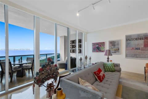 Condo in Miami Beach, Florida, 4 bedrooms  № 1816532 - photo 11