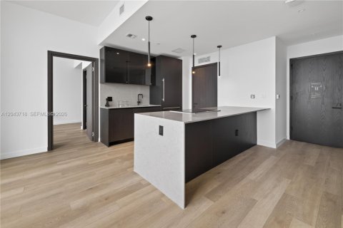 Condo in Miami, Florida, 2 bedrooms  № 2188720 - photo 3