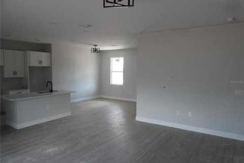 Casa en venta en Port Charlotte, Florida, 4 dormitorios, 151.99 m2 № 2386465 - foto 6