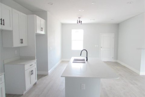 Casa en venta en Port Charlotte, Florida, 4 dormitorios, 151.99 m2 № 2386465 - foto 7