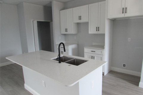 Casa en venta en Port Charlotte, Florida, 4 dormitorios, 151.99 m2 № 2386465 - foto 8