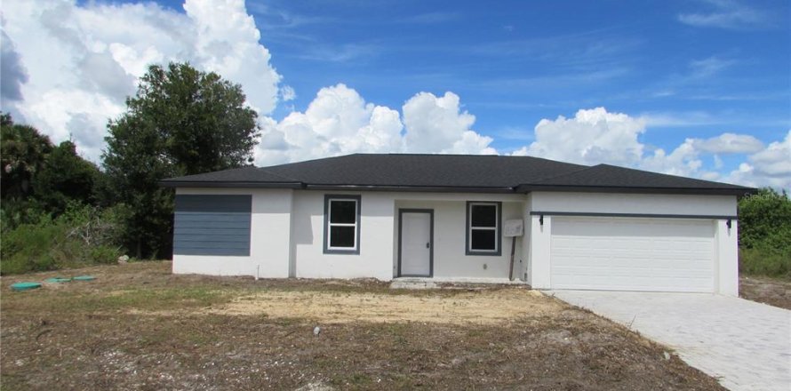 Casa en Port Charlotte, Florida 4 dormitorios, 151.99 m2 № 2386465