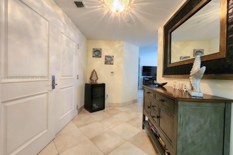 Copropriété à louer à Hollywood, Floride: 3 chambres, 196.49 m2 № 1828277 - photo 14