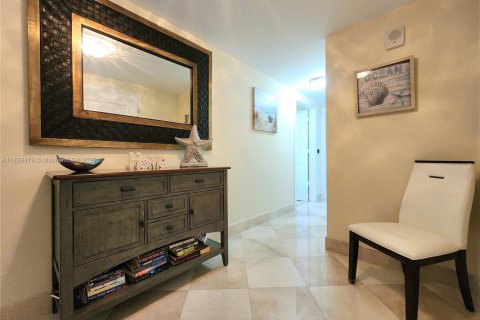 Copropriété à louer à Hollywood, Floride: 3 chambres, 196.49 m2 № 1828277 - photo 15