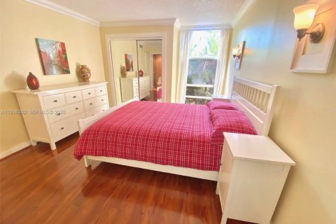 Купить кондоминиум в Санни-Айлс-Бич, Флорида 1 спальня, 67.35м2, № 2054638 - фото 18