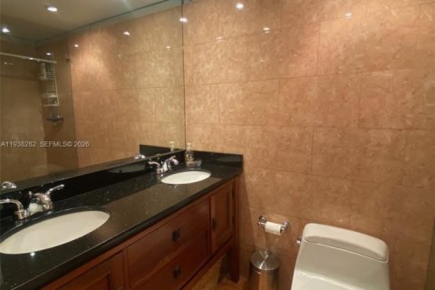 Купить кондоминиум в Санни-Айлс-Бич, Флорида 1 спальня, 67.35м2, № 2054638 - фото 20