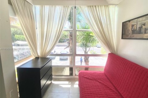 Купить кондоминиум в Санни-Айлс-Бич, Флорида 1 спальня, 67.35м2, № 2054638 - фото 8