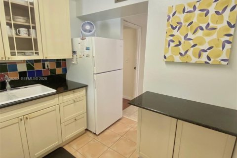 Купить кондоминиум в Санни-Айлс-Бич, Флорида 1 спальня, 67.35м2, № 2054638 - фото 14