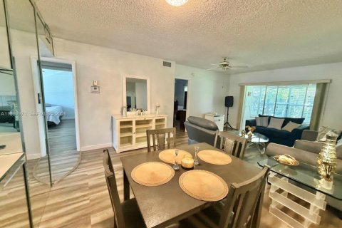 Condominio en Margate, Florida, 2 dormitorios  № 2055996