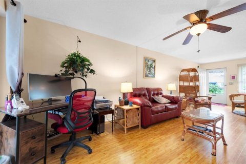 Condo in Saint Petersburg, Florida, 1 bedroom  № 1198310 - photo 12
