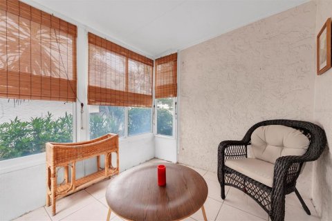 Condo in Saint Petersburg, Florida, 1 bedroom  № 1198310 - photo 21