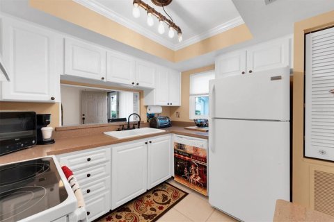 Condo in Saint Petersburg, Florida, 1 bedroom  № 1198310 - photo 15