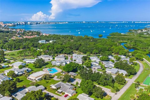 Condo in Saint Petersburg, Florida, 1 bedroom  № 1198310 - photo 2