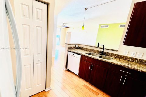 Copropriété à louer à Fort Lauderdale, Floride: 3 chambres, 139.91 m2 № 1956622 - photo 10