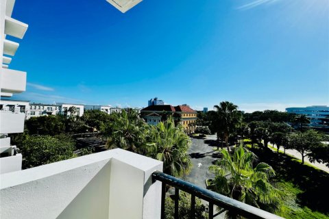 Copropriété à louer à Fort Lauderdale, Floride: 3 chambres, 139.91 m2 № 1956622 - photo 15