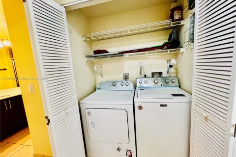 Copropriété à louer à Fort Lauderdale, Floride: 3 chambres, 139.91 m2 № 1956622 - photo 24