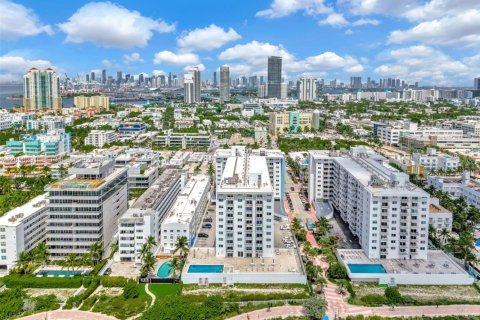 Снять в аренду кондоминиум в Майами-Бич, Флорида 1 спальня, 61.22м2, № 2149245 - фото 3