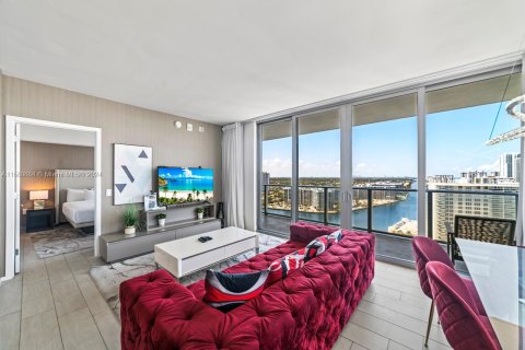 Снять в аренду кондоминиум в Холливуд, Флорида 2 спальни, 99.87м2, № 1958872 - фото 11