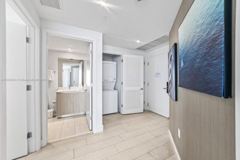 Снять в аренду кондоминиум в Холливуд, Флорида 2 спальни, 99.87м2, № 1958872 - фото 5