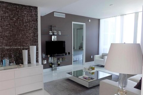 Снять в аренду кондоминиум в Санни-Айлс-Бич, Флорида 2 спальни, 149.94м2, № 1994971 - фото 2