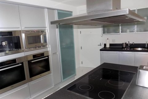 Снять в аренду кондоминиум в Санни-Айлс-Бич, Флорида 2 спальни, 149.94м2, № 1994971 - фото 3