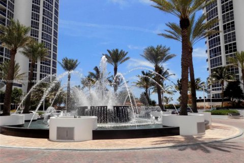 Снять в аренду кондоминиум в Санни-Айлс-Бич, Флорида 2 спальни, 149.94м2, № 1994971 - фото 9