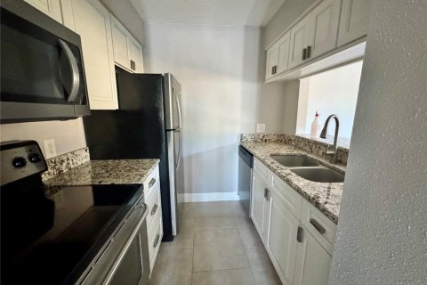 Снять в аренду кондоминиум в Ларго, Флорида 3 комнаты, 61.04м2, № 1879172 - фото 4