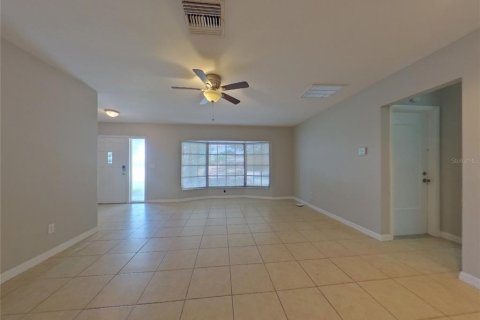 Casa en alquiler en Clearwater, Florida, 3 dormitorios, 147.06 m2 № 1913499 - foto 2