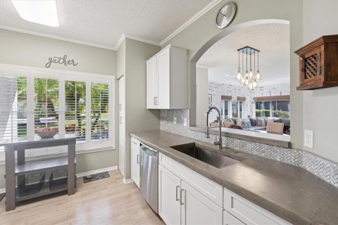 Villa ou maison à vendre à Deerfield Beach, Floride: 3 chambres, 138.89 m2 № 1955940 - photo 12