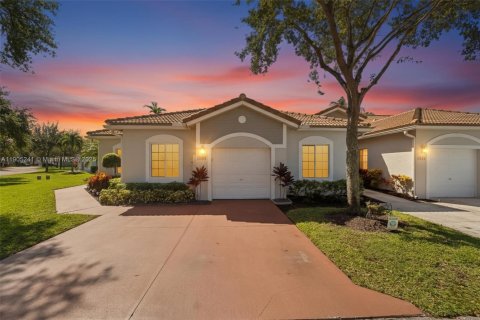 Villa ou maison à vendre à Deerfield Beach, Floride: 3 chambres, 138.89 m2 № 1955940 - photo 1
