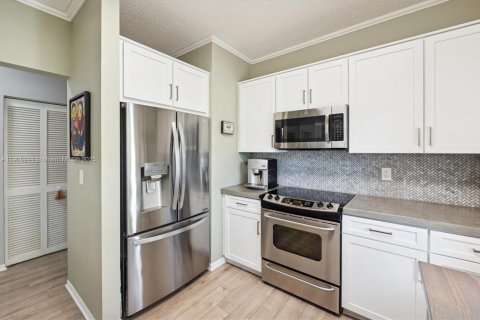 Villa ou maison à vendre à Deerfield Beach, Floride: 3 chambres, 138.89 m2 № 1955940 - photo 14