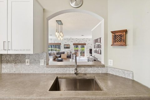 Villa ou maison à vendre à Deerfield Beach, Floride: 3 chambres, 138.89 m2 № 1955940 - photo 15