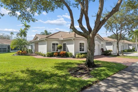 Villa ou maison à vendre à Deerfield Beach, Floride: 3 chambres, 138.89 m2 № 1955940 - photo 2