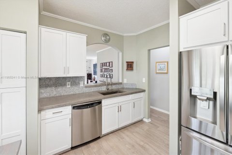 Villa ou maison à vendre à Deerfield Beach, Floride: 3 chambres, 138.89 m2 № 1955940 - photo 16