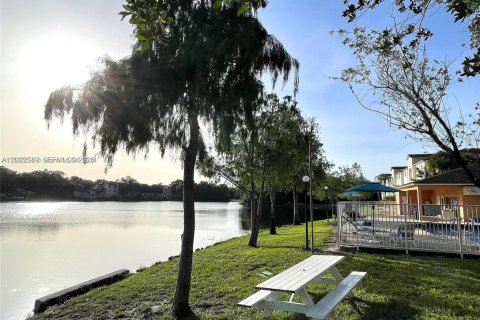 Condominio en venta en Hollywood, Florida, 2 dormitorios, 69.58 m2 № 2154881 - foto 21