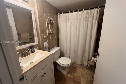 Condominio en venta en Hollywood, Florida, 2 dormitorios, 69.58 m2 № 2154881 - foto 13