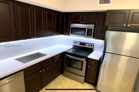 Condominio en venta en Hollywood, Florida, 2 dormitorios, 69.58 m2 № 2154881 - foto 4