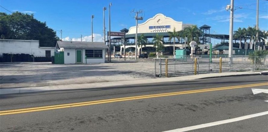 Immobilier commercial à Bradenton, Floride 48.31 m2 № 2228087
