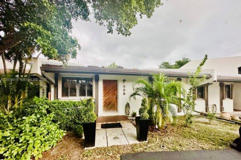 Casa en Miami, Florida 2 dormitorios, 146.79 m2 № 2183479